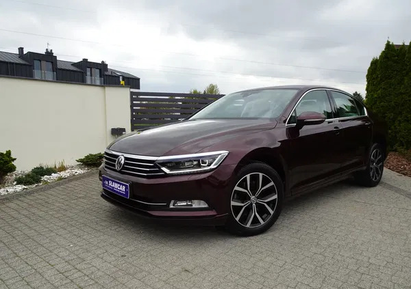 samochody osobowe Volkswagen Passat cena 64800 przebieg: 166000, rok produkcji 2018 z Sędziszów Małopolski